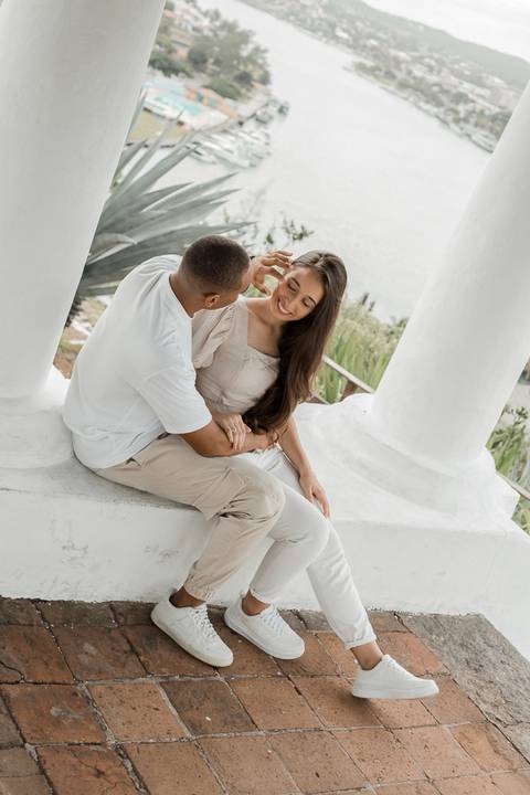 foto casal, Ensaio fotográfico em Cabo frio, Cabo Frio, Pré-wedding, casal, casamento 2025, Morro da Guia.'