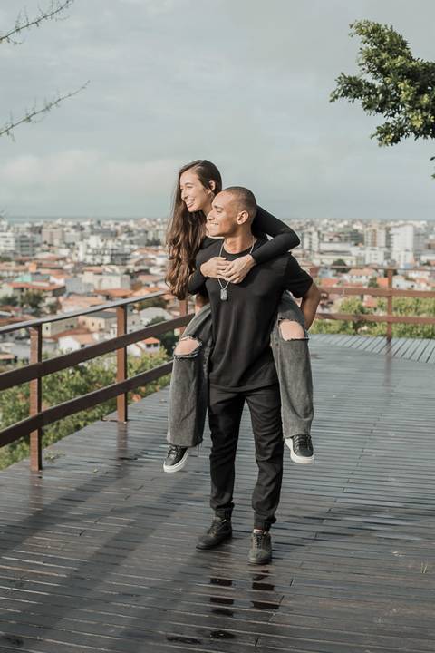 foto casal, Ensaio fotográfico em Cabo frio, Cabo Frio, Pré-wedding, casal, casamento 2025, Morro da Guia.'