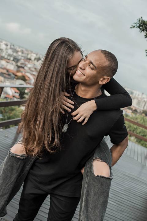 foto casal, Ensaio fotográfico em Cabo frio, Cabo Frio, Pré-wedding, casal, casamento 2025, Morro da Guia.'