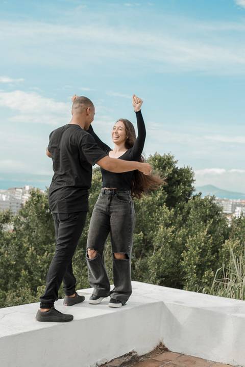 foto casal, Ensaio fotográfico em Cabo frio, Cabo Frio, Pré-wedding, casal, casamento 2025, Morro da Guia.'