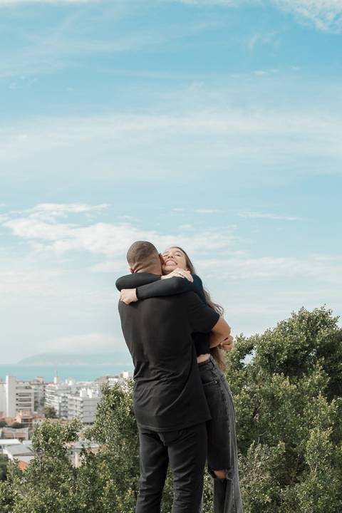 foto casal, Ensaio fotográfico em Cabo frio, Cabo Frio, Pré-wedding, casal, casamento 2025, Morro da Guia.'