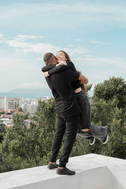 foto casal, Ensaio fotográfico em Cabo frio, Cabo Frio, Pré-wedding, casal, casamento 2025, Morro da Guia.'