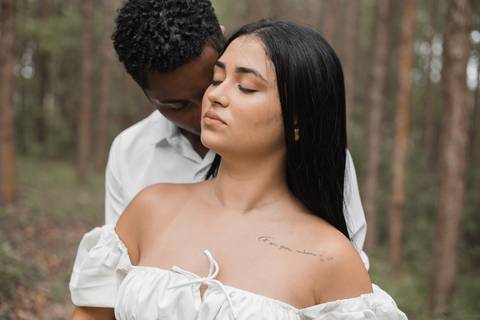 Foto casal, Ensaio fotográfico em Rio das Ostras, Rio das Ostras, Pré-wedding, casal, casamento 2025, Heucaliptos'