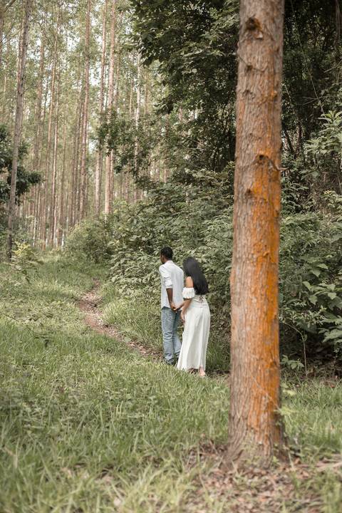 Foto casal, Ensaio fotográfico em Rio das Ostras, Rio das Ostras, Pré-wedding, casal, casamento 2025, Heucaliptos'