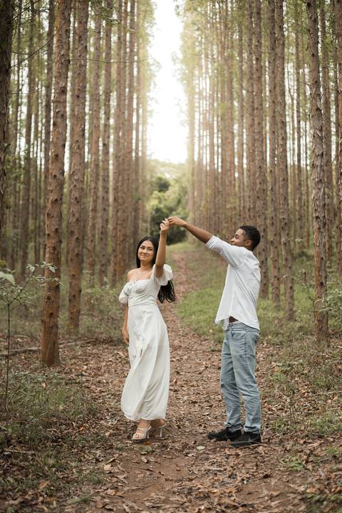 Foto casal, Ensaio fotográfico em Rio das Ostras, Rio das Ostras, Pré-wedding, casal, casamento 2025, Heucaliptos'