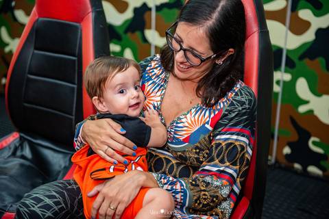 mãe conversando durante festa infantil em botafogo rio de janeiro'