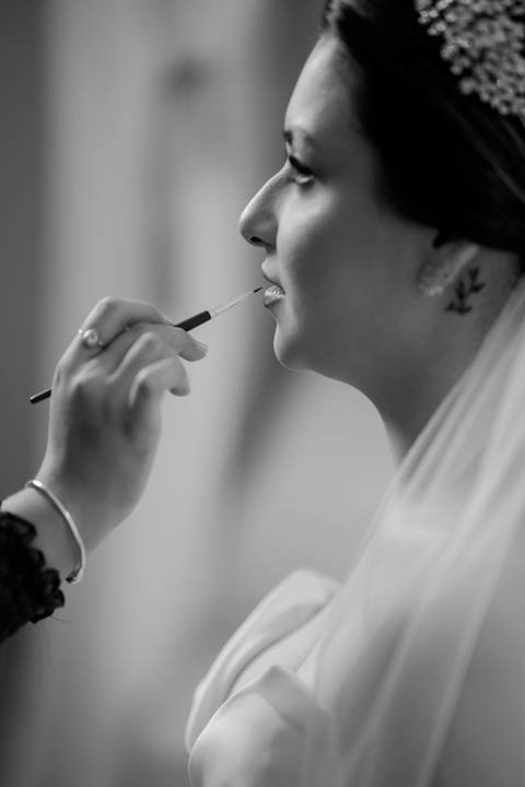 A cerimônia de casamento de Mariana e Luis foi cheia de emoção, com fotos que refletem cada detalhe deste dia especial.'
