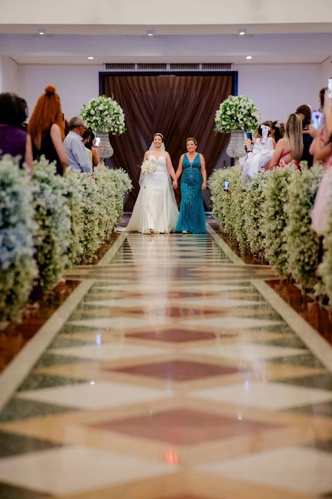 A cerimônia de casamento de Mariana e Luis foi cheia de emoção, com fotos que refletem cada detalhe deste dia especial.'