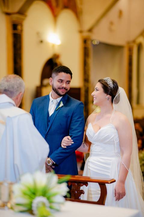 A cerimônia de casamento de Mariana e Luis foi cheia de emoção, com fotos que refletem cada detalhe deste dia especial.'