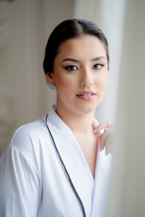 A cerimônia de casamento de Mariana e Luis foi cheia de emoção, com fotos que refletem cada detalhe deste dia especial.'