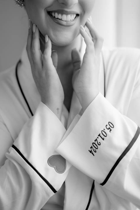 A cerimônia de casamento de Mariana e Luis foi cheia de emoção, com fotos que refletem cada detalhe deste dia especial.'