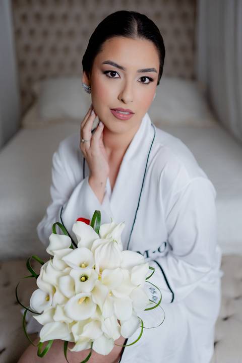 A cerimônia de casamento de Mariana e Luis foi cheia de emoção, com fotos que refletem cada detalhe deste dia especial.'