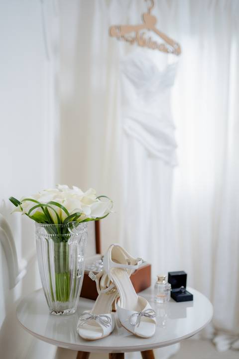 A cerimônia de casamento de Mariana e Luis foi cheia de emoção, com fotos que refletem cada detalhe deste dia especial.'