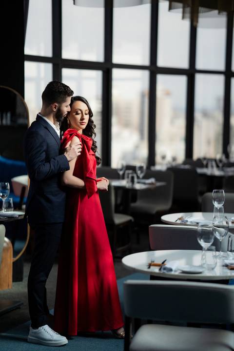 Fotografia de casamento, filmagem de casamentos, ensaio pré-casamento, vídeo de casamento, cerimônia ao ar livre, registros emocionantes, casal apaixonado, vídeo cinematográfico, álbum de fotos, making of dos noivos, momentos especiais, cobertura de event'