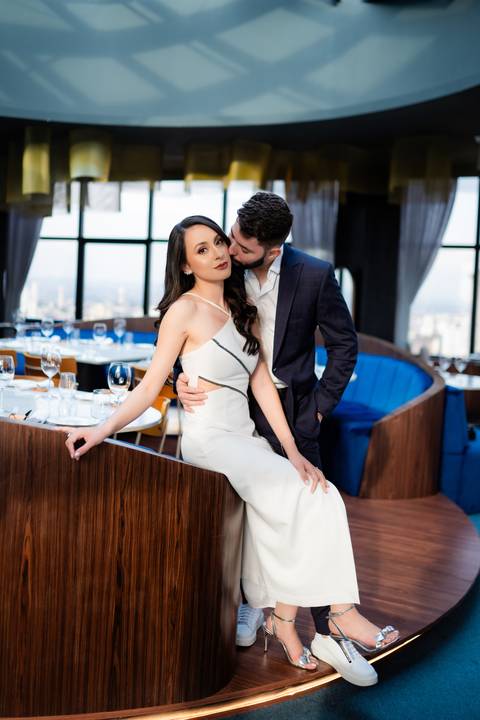 Fotografia de casamento, filmagem de casamentos, ensaio pré-casamento, vídeo de casamento, cerimônia ao ar livre, registros emocionantes, casal apaixonado, vídeo cinematográfico, álbum de fotos, making of dos noivos, momentos especiais, cobertura de event'