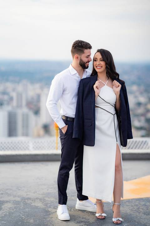 Fotografia de casamento, filmagem de casamentos, ensaio pré-casamento, vídeo de casamento, cerimônia ao ar livre, registros emocionantes, casal apaixonado, vídeo cinematográfico, álbum de fotos, making of dos noivos, momentos especiais, cobertura de event'