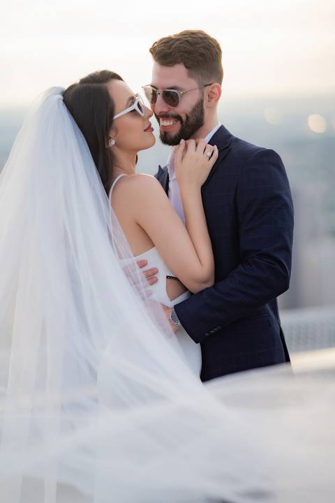 Fotografia de casamento, filmagem de casamentos, ensaio pré-casamento, vídeo de casamento, cerimônia ao ar livre, registros emocionantes, casal apaixonado, vídeo cinematográfico, álbum de fotos, making of dos noivos, momentos especiais, cobertura de event'