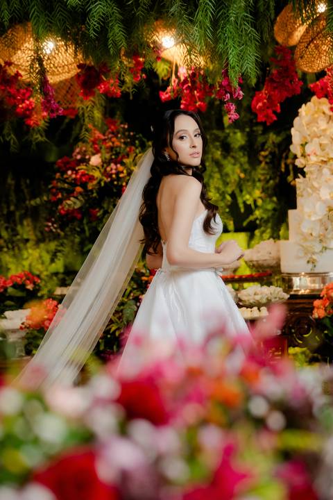 Fotografia de casamento, filmagem de casamentos, ensaio pré-casamento, vídeo de casamento, cerimônia ao ar livre, registros emocionantes, casal apaixonado, vídeo cinematográfico, álbum de fotos, making of dos noivos, momentos especiais, cobertura de event'