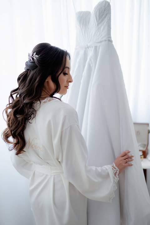 Fotografia de casamento, filmagem de casamentos, ensaio pré-casamento, vídeo de casamento, cerimônia ao ar livre, registros emocionantes, casal apaixonado, vídeo cinematográfico, álbum de fotos, making of dos noivos, momentos especiais, cobertura de event'