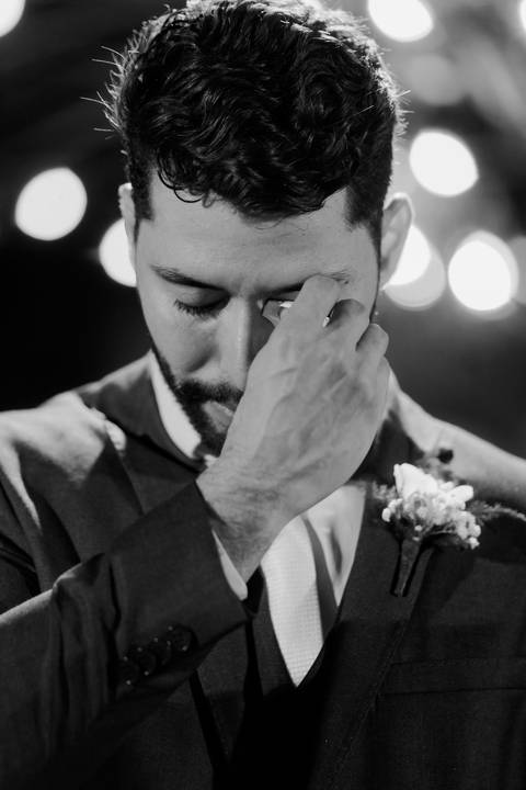 Fotografia de casamento, filmagem de casamentos, ensaio pré-casamento, vídeo de casamento, cerimônia ao ar livre, registros emocionantes, casal apaixonado, vídeo cinematográfico, álbum de fotos, making of dos noivos, momentos especiais, cobertura de event'