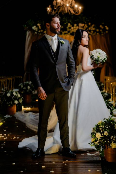 Fotografia de casamento, filmagem de casamentos, ensaio pré-casamento, vídeo de casamento, cerimônia ao ar livre, registros emocionantes, casal apaixonado, vídeo cinematográfico, álbum de fotos, making of dos noivos, momentos especiais, cobertura de event'