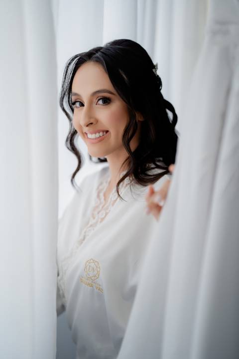 Fotografia de casamento, filmagem de casamentos, ensaio pré-casamento, vídeo de casamento, cerimônia ao ar livre, registros emocionantes, casal apaixonado, vídeo cinematográfico, álbum de fotos, making of dos noivos, momentos especiais, cobertura de event'