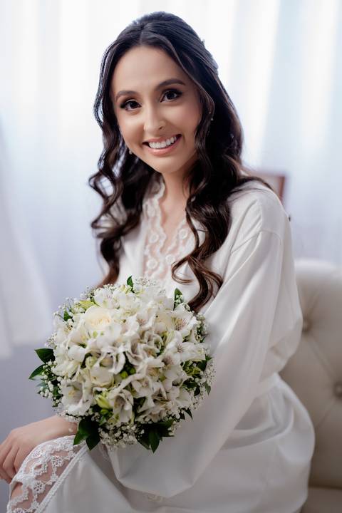 Fotografia de casamento, filmagem de casamentos, ensaio pré-casamento, vídeo de casamento, cerimônia ao ar livre, registros emocionantes, casal apaixonado, vídeo cinematográfico, álbum de fotos, making of dos noivos, momentos especiais, cobertura de event'