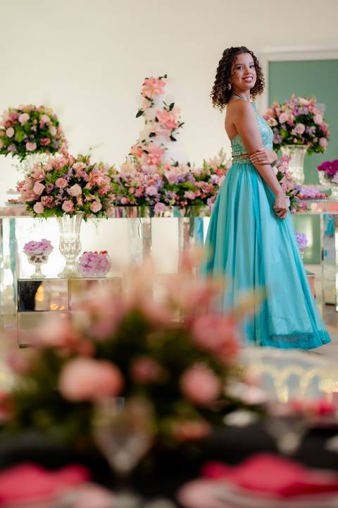 ensaio fotográfico 15 anos, festa de debutante, book 15 anos, fotografia externa 15 anos, book em condomínio, fotos 15 anos espontâneas, fotografia debutante, festa de 15 anos emocionante.'