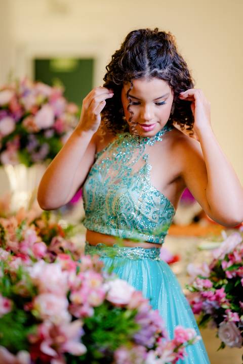 ensaio fotográfico 15 anos, festa de debutante, book 15 anos, fotografia externa 15 anos, book em condomínio, fotos 15 anos espontâneas, fotografia debutante, festa de 15 anos emocionante.'