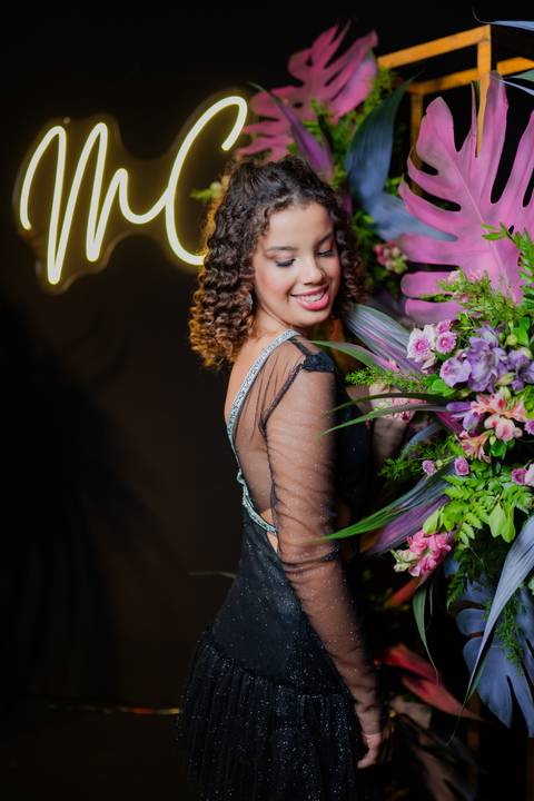 ensaio fotográfico 15 anos, festa de debutante, book 15 anos, fotografia externa 15 anos, book em condomínio, fotos 15 anos espontâneas, fotografia debutante, festa de 15 anos emocionante.'