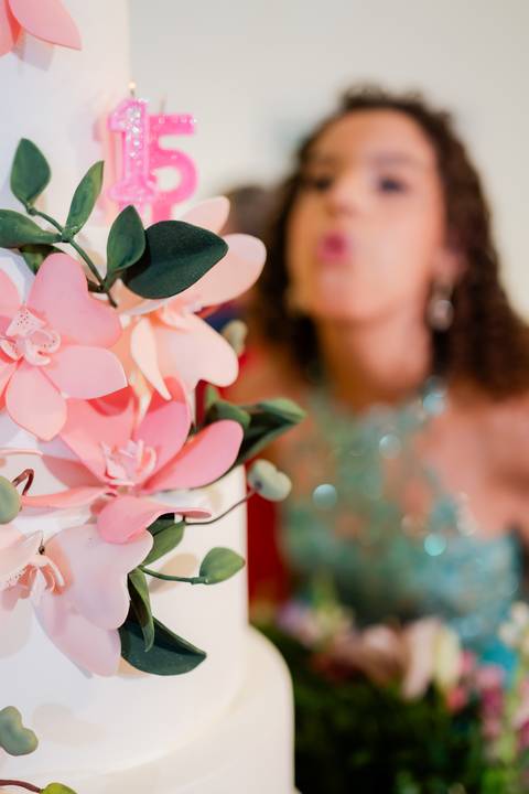 ensaio fotográfico 15 anos, festa de debutante, book 15 anos, fotografia externa 15 anos, book em condomínio, fotos 15 anos espontâneas, fotografia debutante, festa de 15 anos emocionante.'