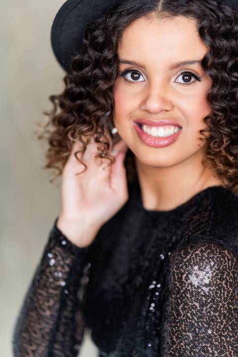 ensaio fotográfico 15 anos, festa de debutante, book 15 anos, fotografia externa 15 anos, book em condomínio, fotos 15 anos espontâneas, fotografia debutante, festa de 15 anos emocionante.'