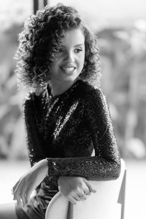 ensaio fotográfico 15 anos, festa de debutante, book 15 anos, fotografia externa 15 anos, book em condomínio, fotos 15 anos espontâneas, fotografia debutante, festa de 15 anos emocionante.'