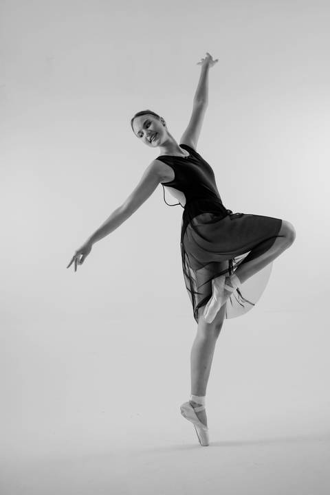 ensaio fotográfico 15 anos, book de 15 anos, fotografia de debutante, fotos em estúdio, ensaio de ballet, ensaio personalizado, debutante em estúdio, fotografia de 15 anos personalizada, produção de fotos de 15 anos.'