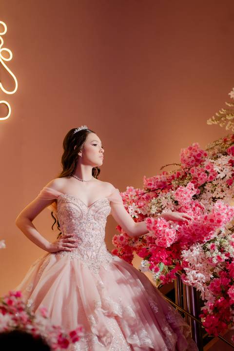 Aniversário de Isabella Sayuri: ensaio realizado em estúdio e no heliponto do Orion. A festa aconteceu no Espaço Noite Especial, com uma decoração incrível que fez cada momento ser único e memorável'