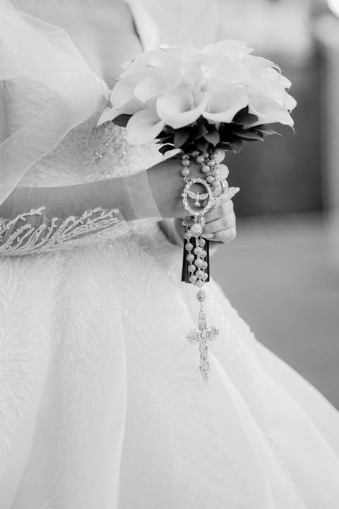 casamento clássico, fotos de casamento ao pôr do sol, ensaio fotográfico em restaurante, arco cromado no altar, fotos noturnas, casamento externo, fotografia de casamento, fotos de noivos.

'