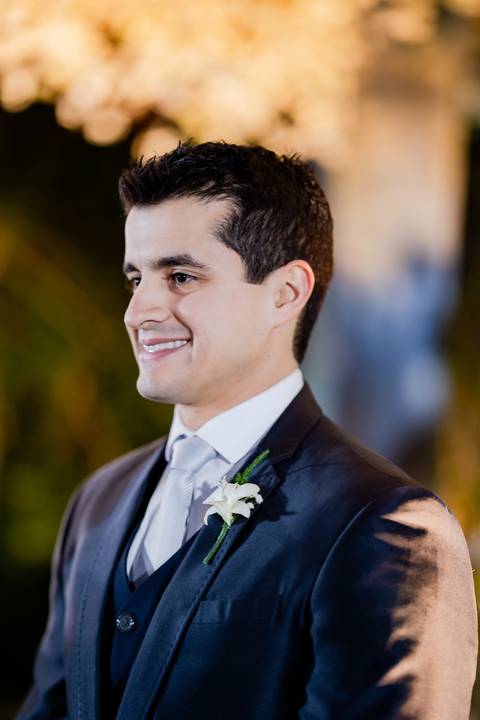 casamento clássico, fotos de casamento ao pôr do sol, ensaio fotográfico em restaurante, arco cromado no altar, fotos noturnas, casamento externo, fotografia de casamento, fotos de noivos.

'