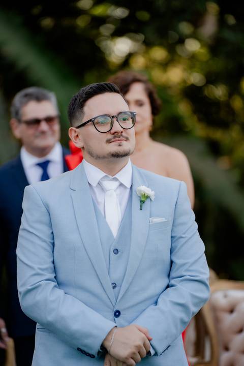 casamento ao ar livre, fotos urbanas, ensaio fotográfico Goiânia, fotografia de casamento, vídeo de casamento, cerimônia no campo, Pátio do TRT, Aldeia das Flores, fotos de casal urbano.

'