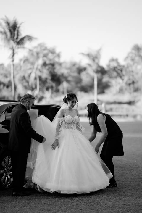 casamento ao ar livre, fotos urbanas, ensaio fotográfico Goiânia, fotografia de casamento, vídeo de casamento, cerimônia no campo, Pátio do TRT, Aldeia das Flores, fotos de casal urbano.

'