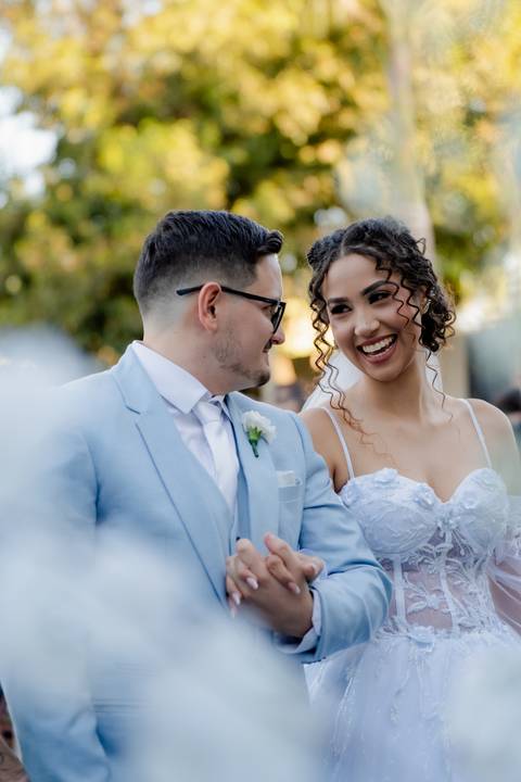 casamento ao ar livre, fotos urbanas, ensaio fotográfico Goiânia, fotografia de casamento, vídeo de casamento, cerimônia no campo, Pátio do TRT, Aldeia das Flores, fotos de casal urbano.

'