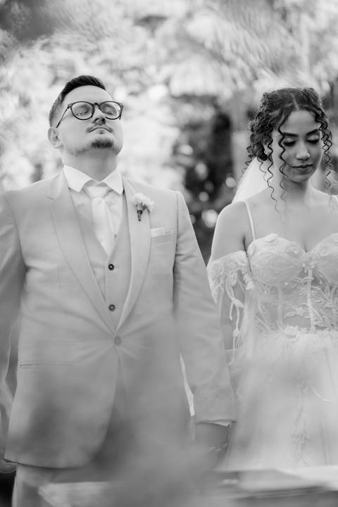 casamento ao ar livre, fotos urbanas, ensaio fotográfico Goiânia, fotografia de casamento, vídeo de casamento, cerimônia no campo, Pátio do TRT, Aldeia das Flores, fotos de casal urbano.

'