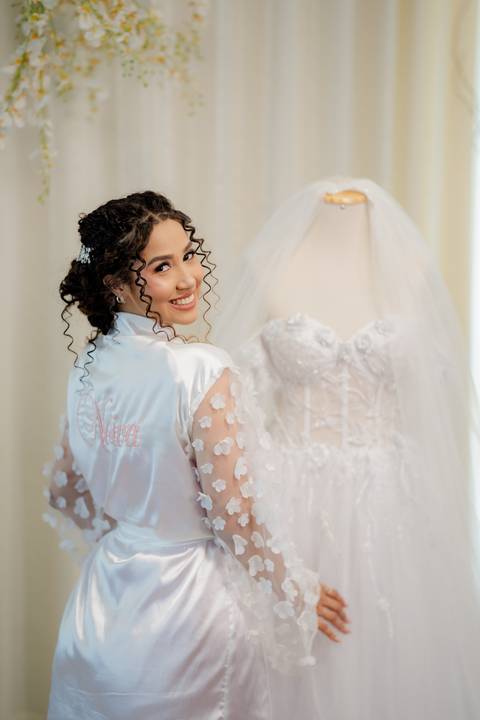 casamento ao ar livre, fotos urbanas, ensaio fotográfico Goiânia, fotografia de casamento, vídeo de casamento, cerimônia no campo, Pátio do TRT, Aldeia das Flores, fotos de casal urbano.

'