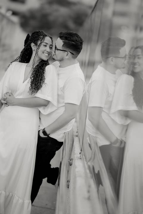 casamento ao ar livre, fotos urbanas, ensaio fotográfico Goiânia, fotografia de casamento, vídeo de casamento, cerimônia no campo, Pátio do TRT, Aldeia das Flores, fotos de casal urbano.

'