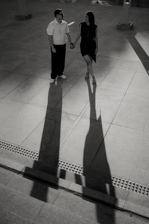 casamento ao ar livre, fotos urbanas, ensaio fotográfico Goiânia, fotografia de casamento, vídeo de casamento, cerimônia no campo, Pátio do TRT, Aldeia das Flores, fotos de casal urbano.

'