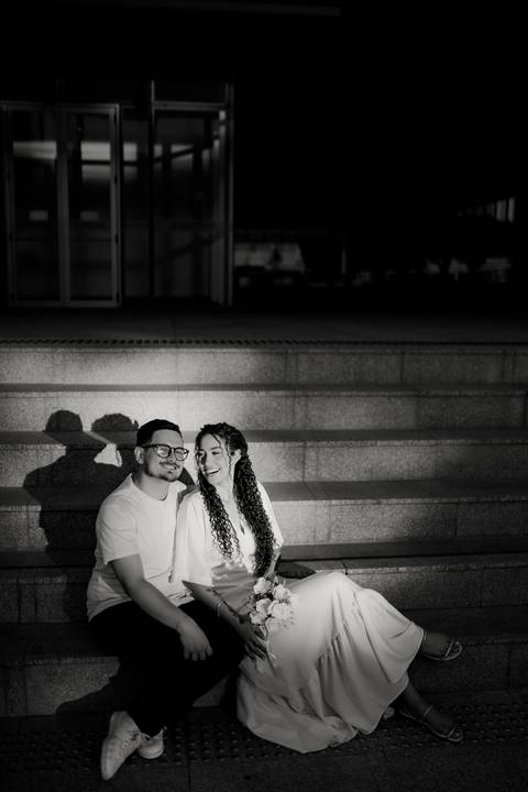 casamento ao ar livre, fotos urbanas, ensaio fotográfico Goiânia, fotografia de casamento, vídeo de casamento, cerimônia no campo, Pátio do TRT, Aldeia das Flores, fotos de casal urbano.

'