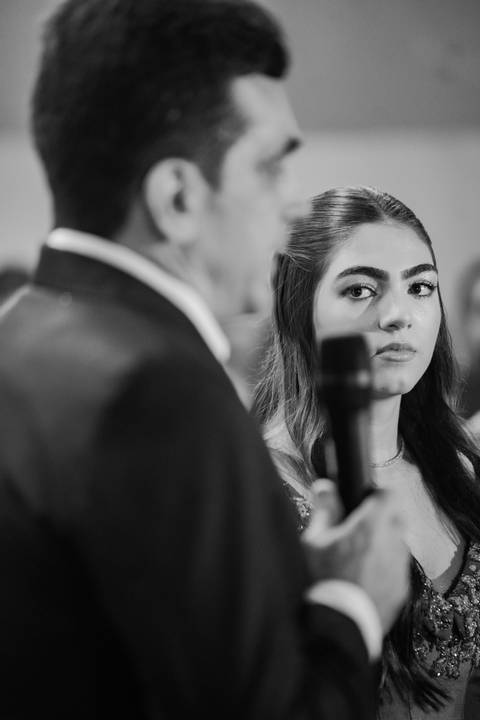 Ensaio fotográfico de 15 anos da Júlia, realizado no estúdio e no heliponto do Orion ao pôr do sol e à noite. Imagens deslumbrantes e festa emocionante, capturando cada detalhe e brilho deste momento único.'