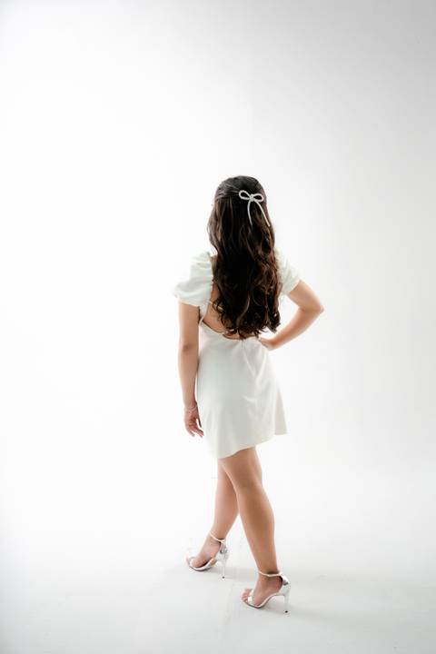 Ensaio fotográfico de 15 anos da Júlia, realizado no estúdio e no heliponto do Orion ao pôr do sol e à noite. Imagens deslumbrantes e festa emocionante, capturando cada detalhe e brilho deste momento único.'