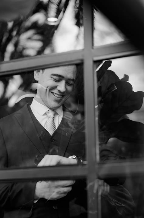 Vestido da noiva
Preparação no Bistrô Sofia
Cerimônia ao ar livre
Bistrô Sofia decorado
Buquê de flores brancas
Noiva e pais na escadaria
Primeiro beijo dos noivos
Saída dos noivos
Luzes e decoração
Pôr do sol'