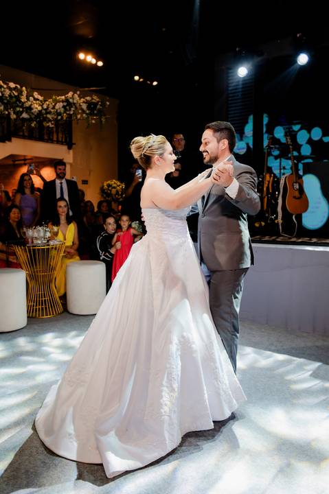 casamento clássico, casamento na igreja, casamento em Goiânia, decoração de casamento tradicional, cerimônia religiosa, Kauai Eventos, casamento Lauren e João, fotografia de casamento Goiânia, Casa de Fotografias, casamento com banda sertaneja, casamento '