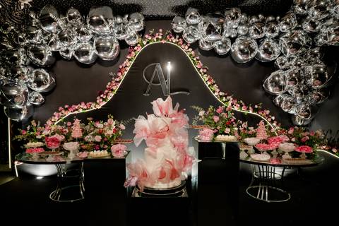 15 anos, debutante, festa de debutante, festa 15 anos Goiânia, ensaio debutante, decoração 15 anos, evento luxuoso, debutante elegante, fotografia 15 anos, festa feminina, produção debutante, aniversário 15 anos, festa luxo'